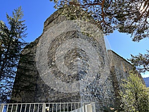 Belfort Ruins or Belfort Castle (Burg Belfort oder Burgruine Belfort) over the river Albula or Alvra, Surava