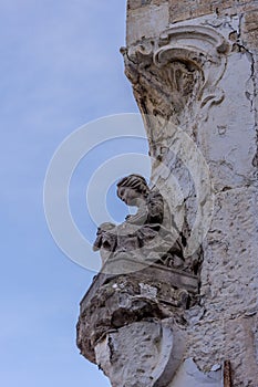 Bélgica Brujas vista de cerca de la roca escultura de 