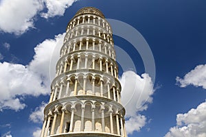 Bell tower of Pisa under a beautiful blue sky