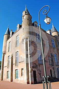Bellegarde-du-Loiret castle