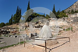 Bellybutton of the World, Delphi