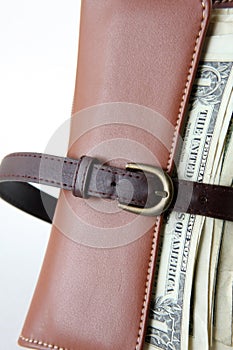 Belt tighten wallet