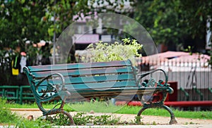 BENCH FEELS BEAUTY OF NATURE