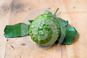 Bergamot (Kaffir Lime) with leaf