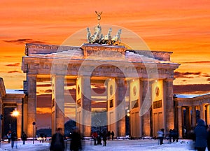 Berlin brandenburger tor winter sunset