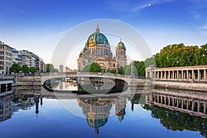 Berlino cattedrale sul alba germania 