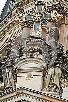 Berlin Cathedral, staues and gold-bronze cross