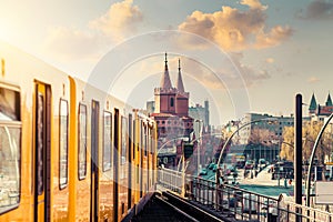 Berlin Kreuzberg OberbaumbrÃ¼cke