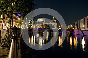 Berlino un bere un fiume di notte 