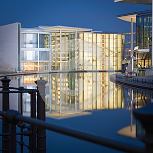 Berlin Spreebogen at night