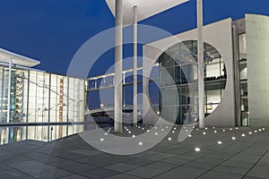 Berlin Spreebogen at night