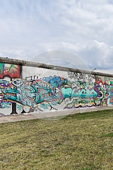 Berlin wall / east side gallery graffiti