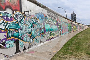 Berlin wall / east side gallery graffiti