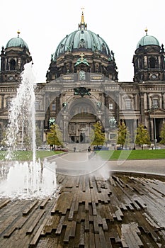 Berliner dom with fountain