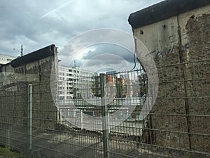 The BerlÃÂ­n wall photo