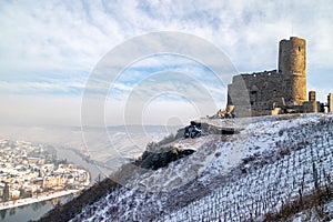 Bernkastel-Kues und die Burg Landshut im Winter