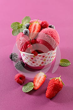 Berry fruit ice cream