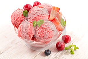 Berry fruit ice cream