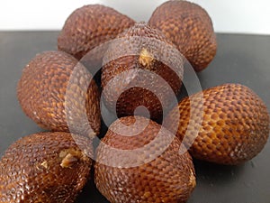 besides having many health benefits, snakefruit also has a delicious sweet taste to be consumed directly