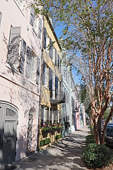 Best Rainbow Row Charleston historic downtown