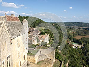 Beynac castle side view