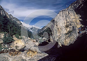 Bhagirathi River and big boulders at Gangotri