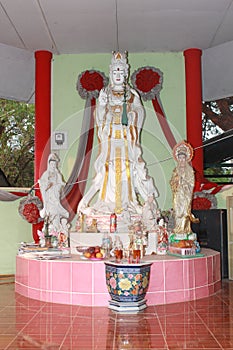 Kuanim bodhisattava