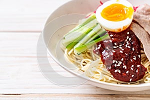 bibim naengmyeon - korean cold noodles