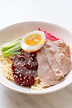 bibim naengmyeon - korean cold noodles