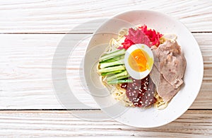 bibim naengmyeon - korean cold noodles