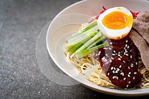 bibim naengmyeon - korean cold noodles