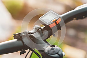 Bicycle computer mounted on a bicycle handlebar