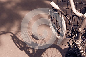 Bicycle front basket