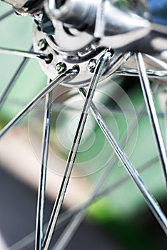 Bicycle front wheel with spokes