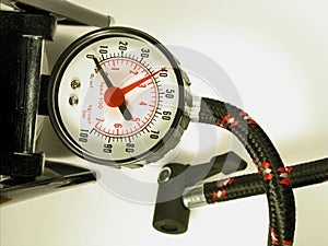 Bicycle pump inflator / manometer