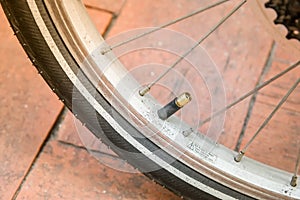 Bicycle tire valve close