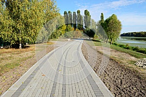 The bicycle way near river