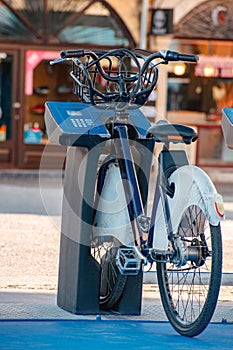 Bicycles that people rent and use via mobile payment in the city center