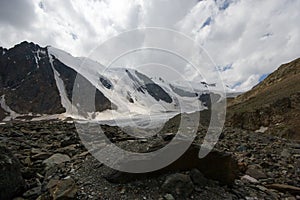 Big Aktru glacier