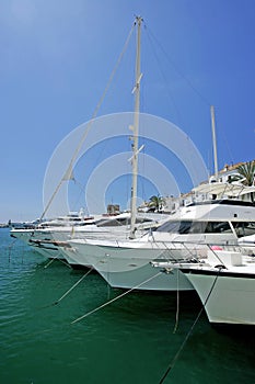 Big, beautiful, stunning and luxurious white yachts