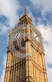 Big Ben is famous English clock chimes in London