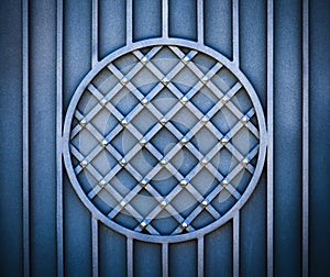 Patterned metal gates