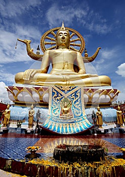 Big Buddha in Wat Phra Yai Temple