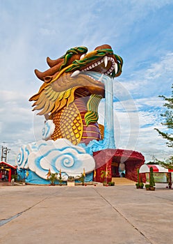 Big Dragon Statue