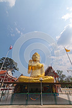 Big golden buddha