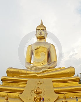 Big golden buddha meditating