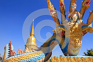 Big Golden Buddha relics wat Buddha Wanaram temple