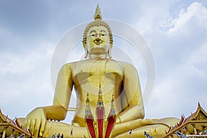 The big golden Buddha statue