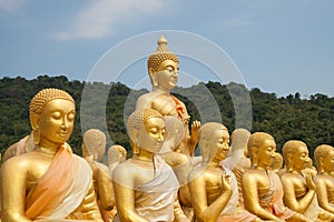 Big golden buddha statue