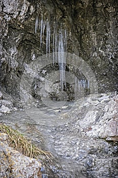 Velké rampouchy v jeskyni, Nízké Tatry, Slovensko